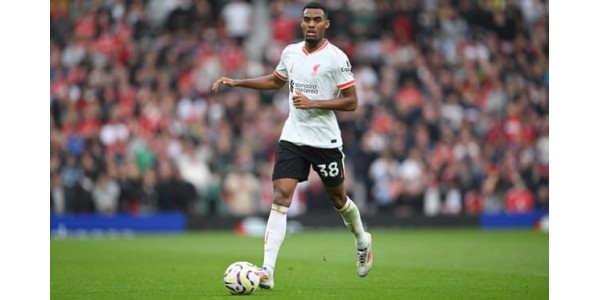 O Liverpool treinou outro excelente médio defensivo O Liverpool treinou outro excelente médio defensivo